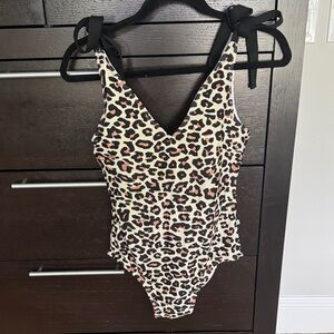 NWT Posh Peanut Womens Leopard Print One-Piece Swimsuit - Size Medium